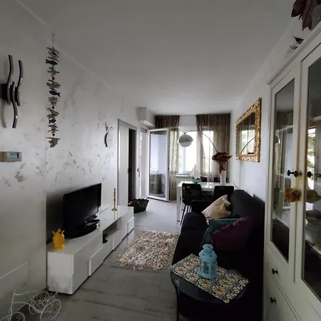 Sea Sunrise Apartment