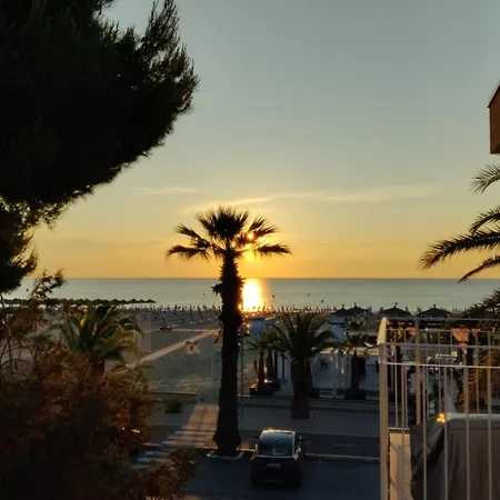 Sea Sunrise Апартаменты *